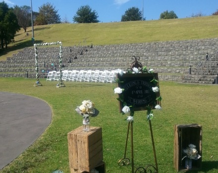 Bluestone Amphitheatre wedding ceremony at Wilson Botanic Park Berwick